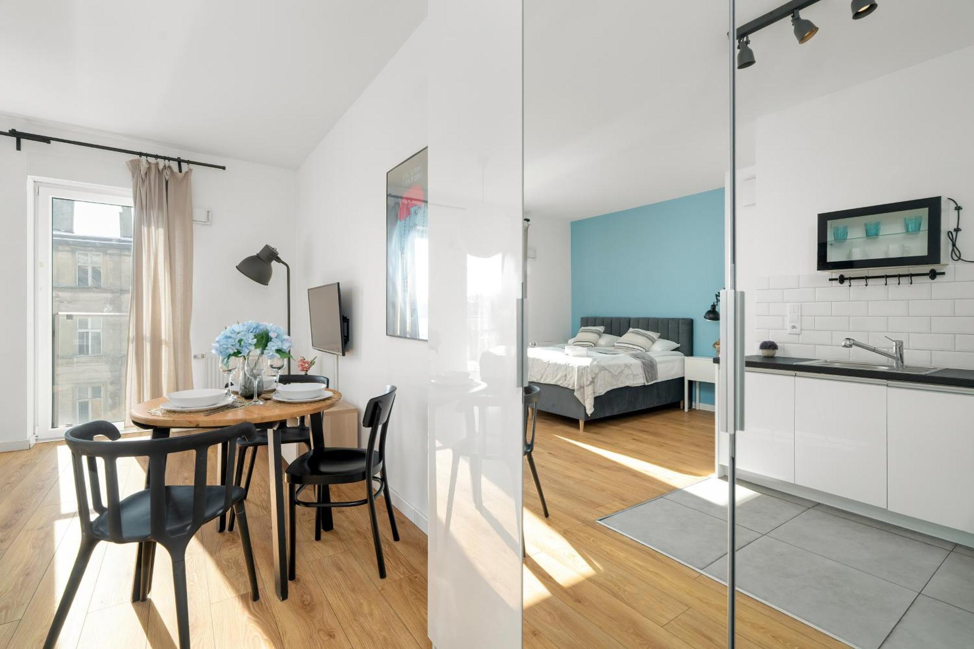 Klimatyczne I Nowoczesne Studio Very Berry W Poznaniu By Noclegi Renters Dış mekan fotoğraf