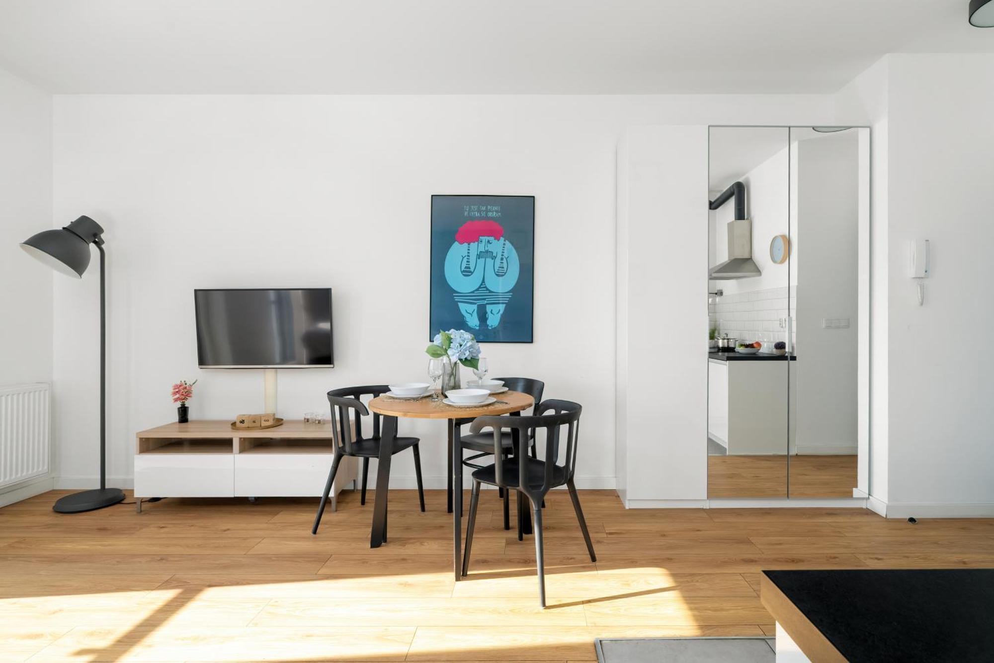 Klimatyczne I Nowoczesne Studio Very Berry W Poznaniu By Noclegi Renters Dış mekan fotoğraf